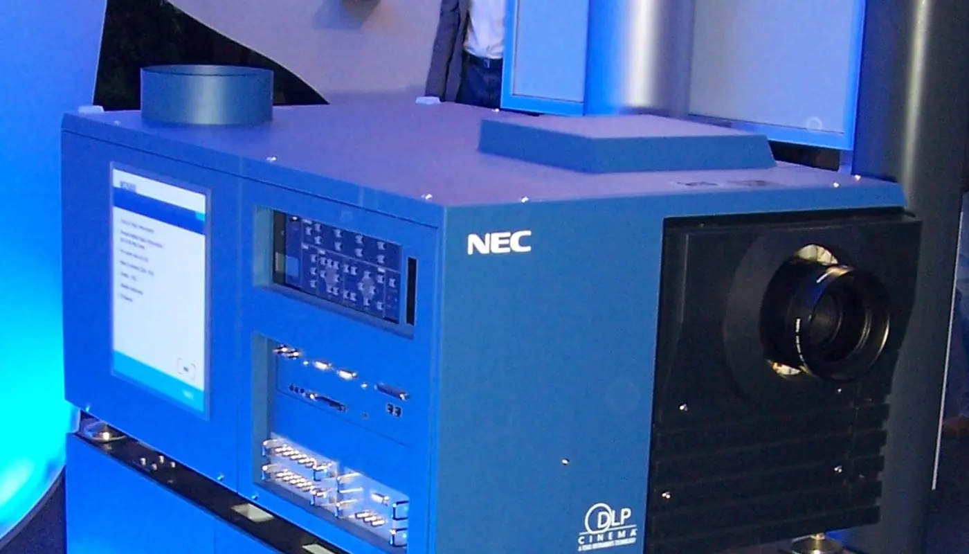 NEC Cinema DLP Beamer cebit2006